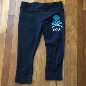 Lululemon Athletica Black Crop Leggings with Soul Cycle Skull EXCELLENT size 10